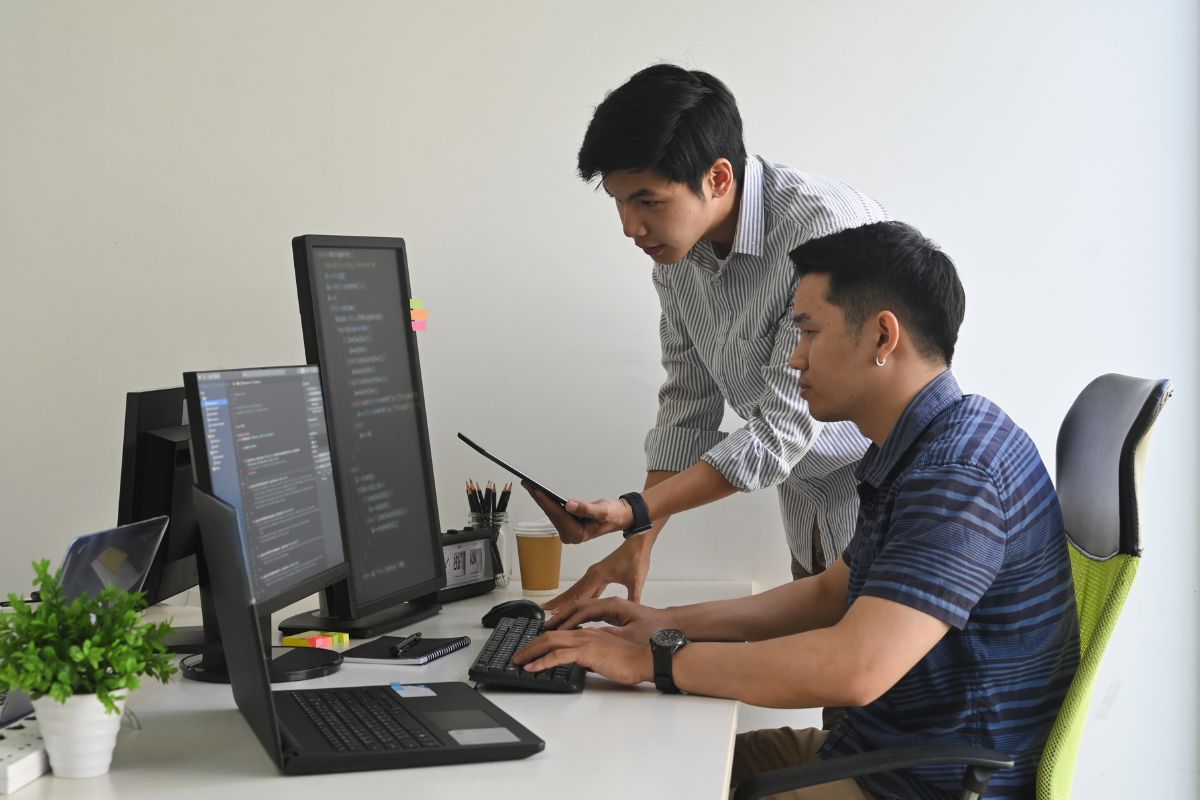 Kỹ sư thiết kế và phát triển phần mềm nhúng